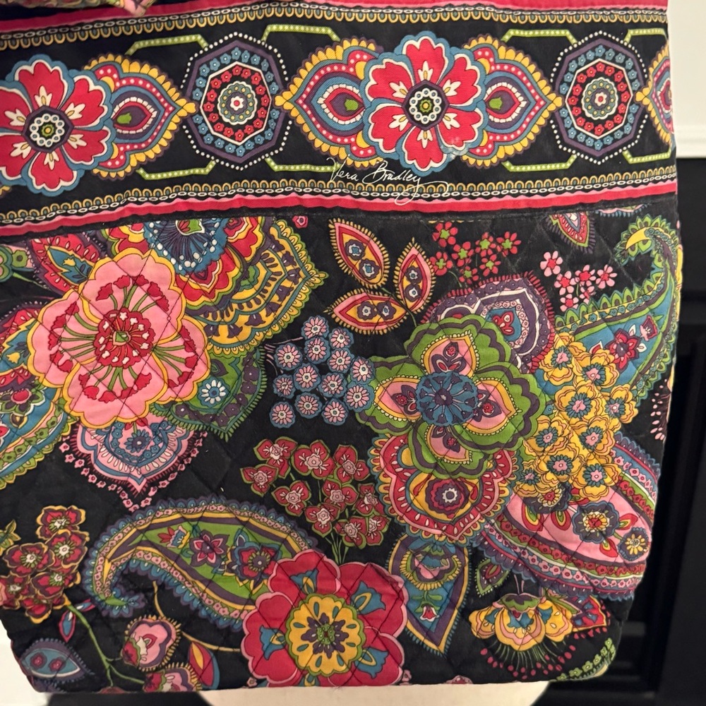 👜 Vera Bradley Quilted Floral Tote Bag - Picture 4 of 7